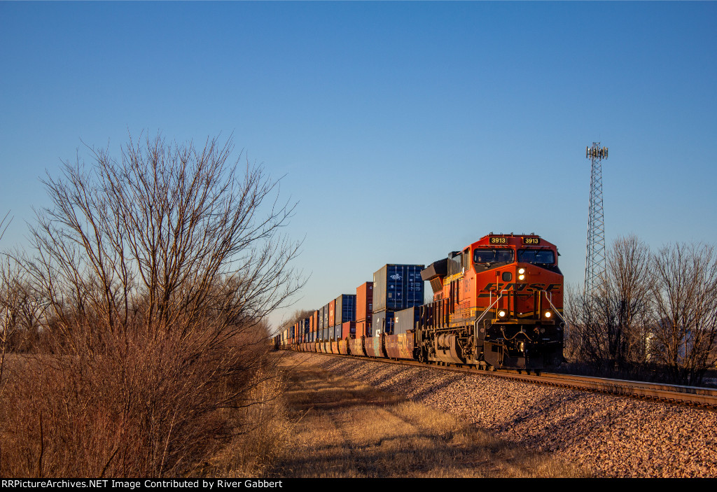 BNSF 3913